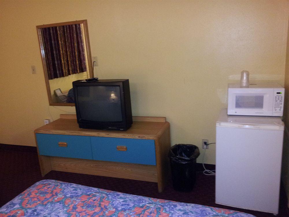 Economy Inn Фармингтон Экстерьер фото