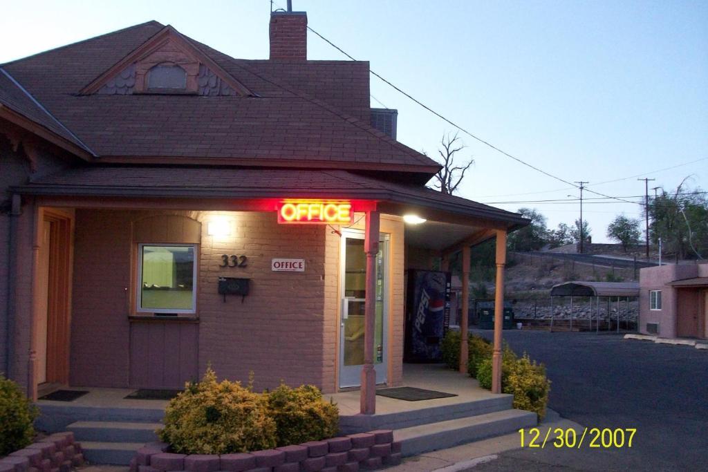 Economy Inn Фармингтон Экстерьер фото